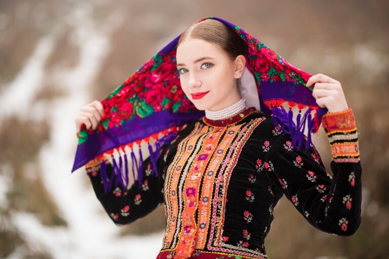 Young,Beautiful,Slovak,Woman,In,Traditional,Dress.,Slovak,Folklore