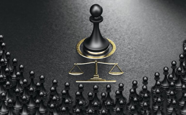 3d,Illustration,Of,Many,Pawns,Over,Golden,And,Black,Background