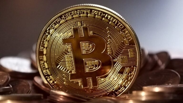 bitcoin-od-zacatku-roku-porazi-akcie-i-zlato-svou-hodnotu-zdvojnasobil