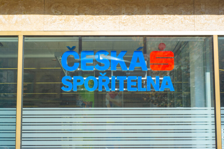 Cz,,Prague,,10.08.2019:,Sign,Of,The,Largest,Czech,Bank,"?eská