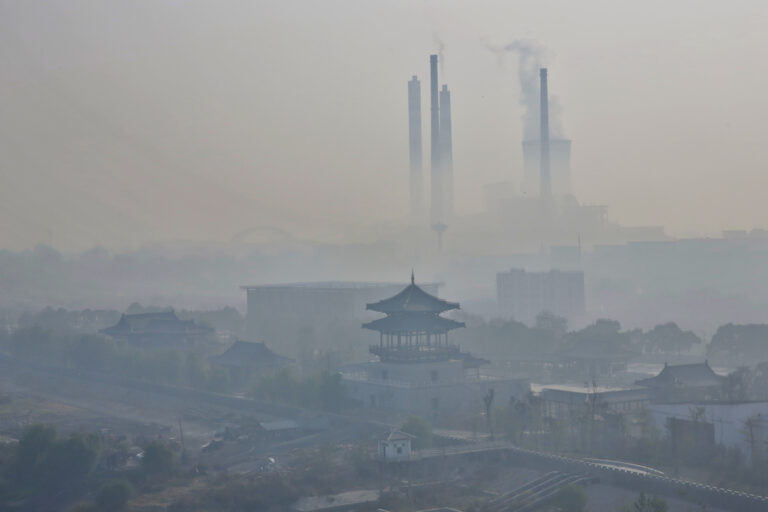 Severe,Fog,And,Haze,,Power,Plants,Are,The,Big,Chimney