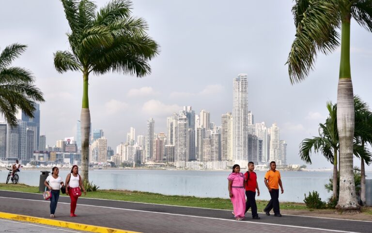 Panama,City,,Panama,-,April,22,,2015:,Afternoon,Stroll,On