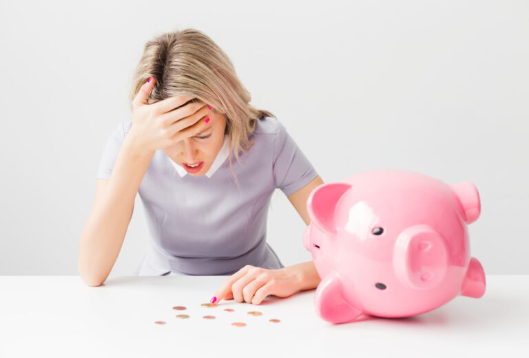 Woman,Having,Financial,Problems