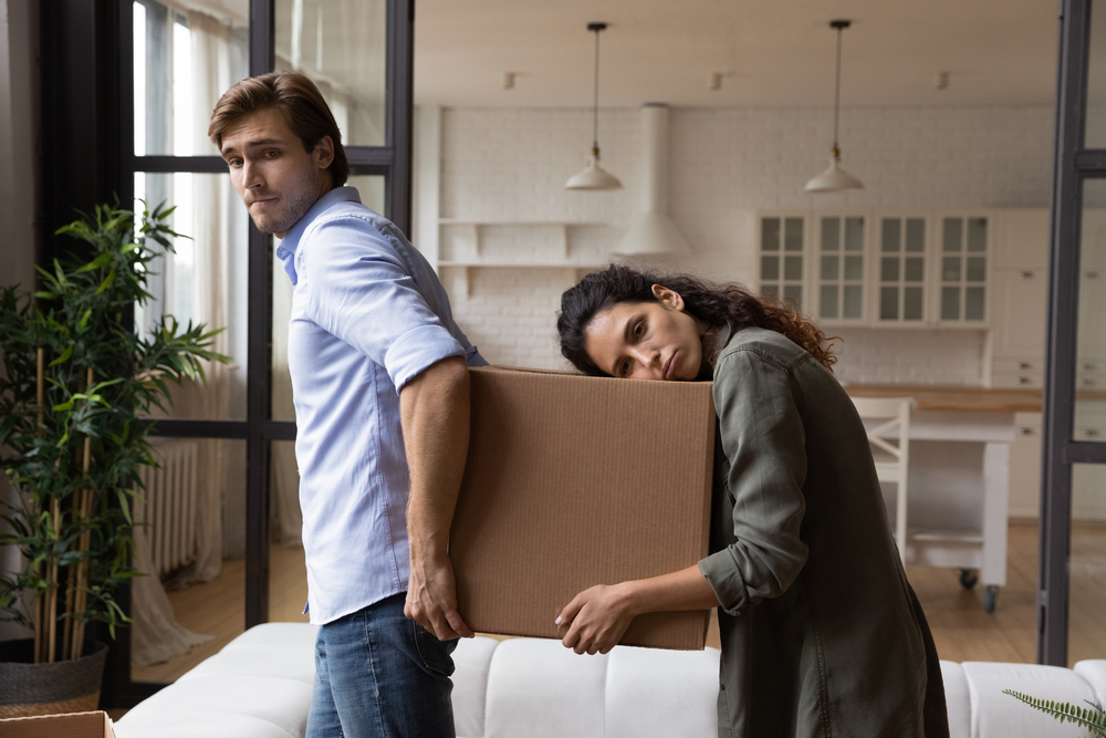 Tired,Millennial,Spouses,Exhausted,Of,Carrying,Heavy,Packages,With,Belongings