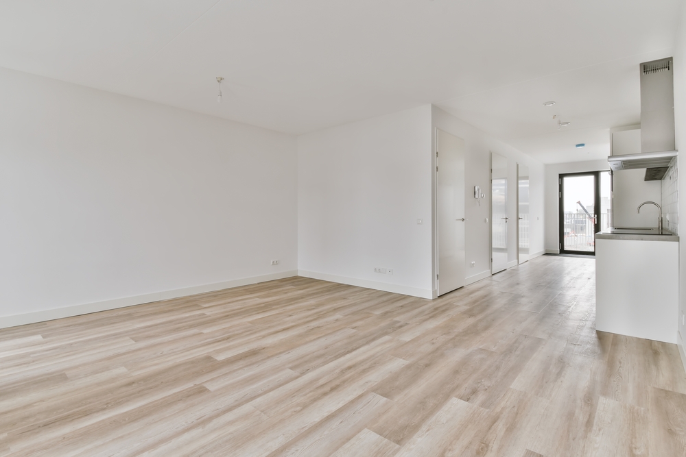 Interior,Of,An,Empty,Room,With,Kitchen,Appliances